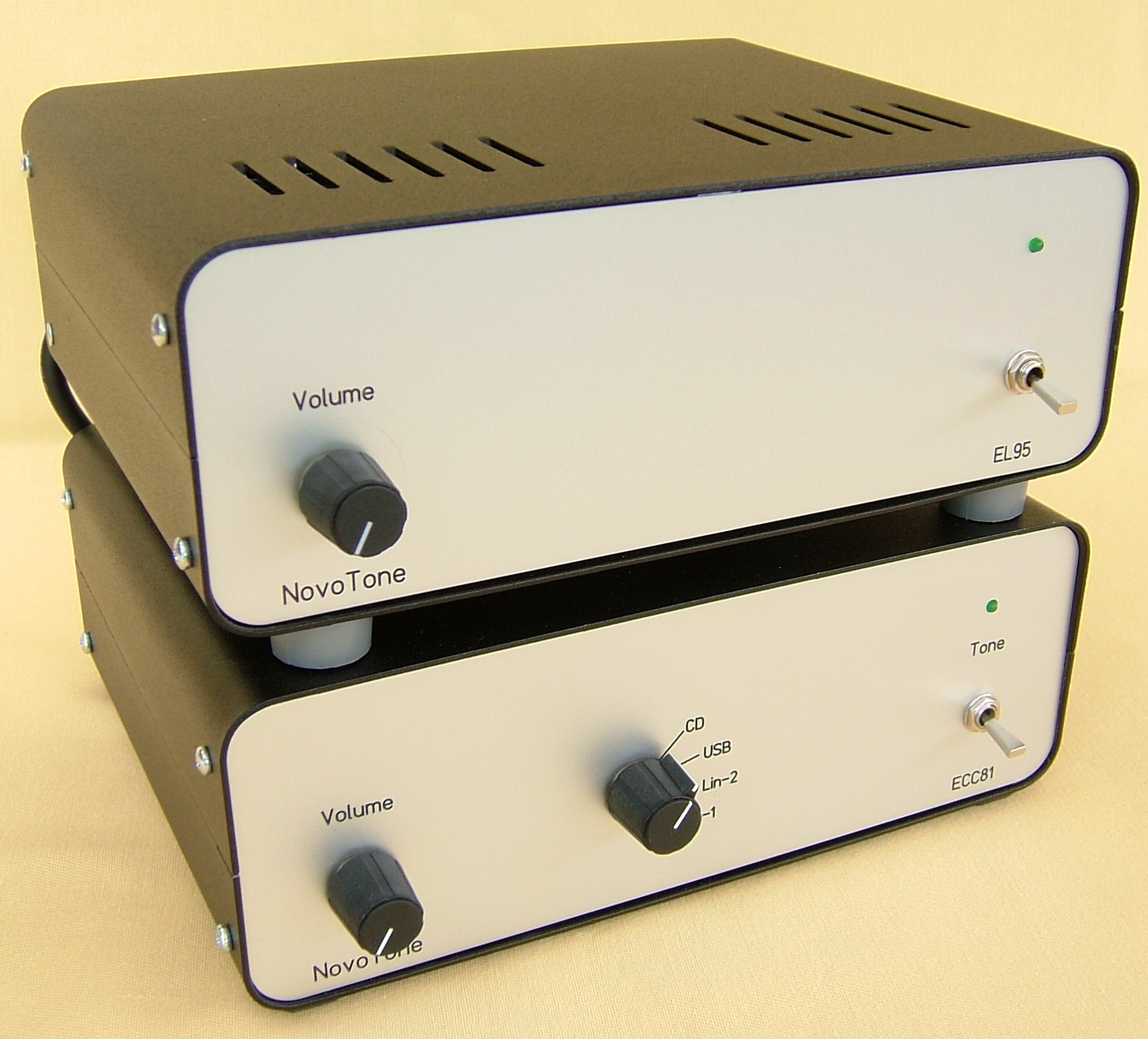 NovoTone - Mini Amplificateur 2X4W - PP de EL95 - Préamplificateur ECC81 + DAC USB - S/PDIF